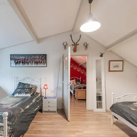 Beautiful Holiday In With Garden *